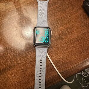 Apple gold series 5 watch with Gray Band
